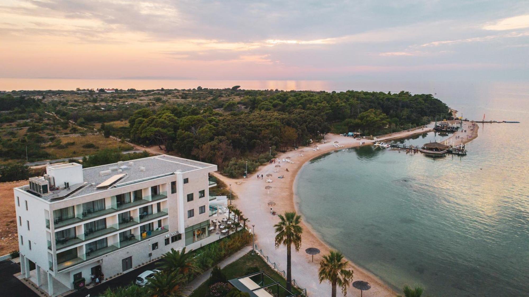 Kaneo Beach Hotel Novalja Exterior foto